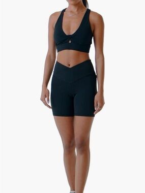 Fabletics women’s oasis twist sports bra in deep navy XXL